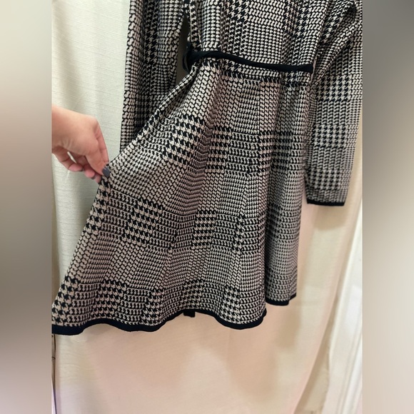 Max Studio Black and Gold Houndstooth Long Sleeve Dress Flared Skirt Belted - Picture 6 of 6